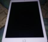 iPad (2018) WiFi 32 GB excelente estado